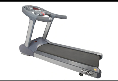 COMMERCIAL TREADMILL